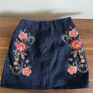 miami navy mini skirt with floral embroidery